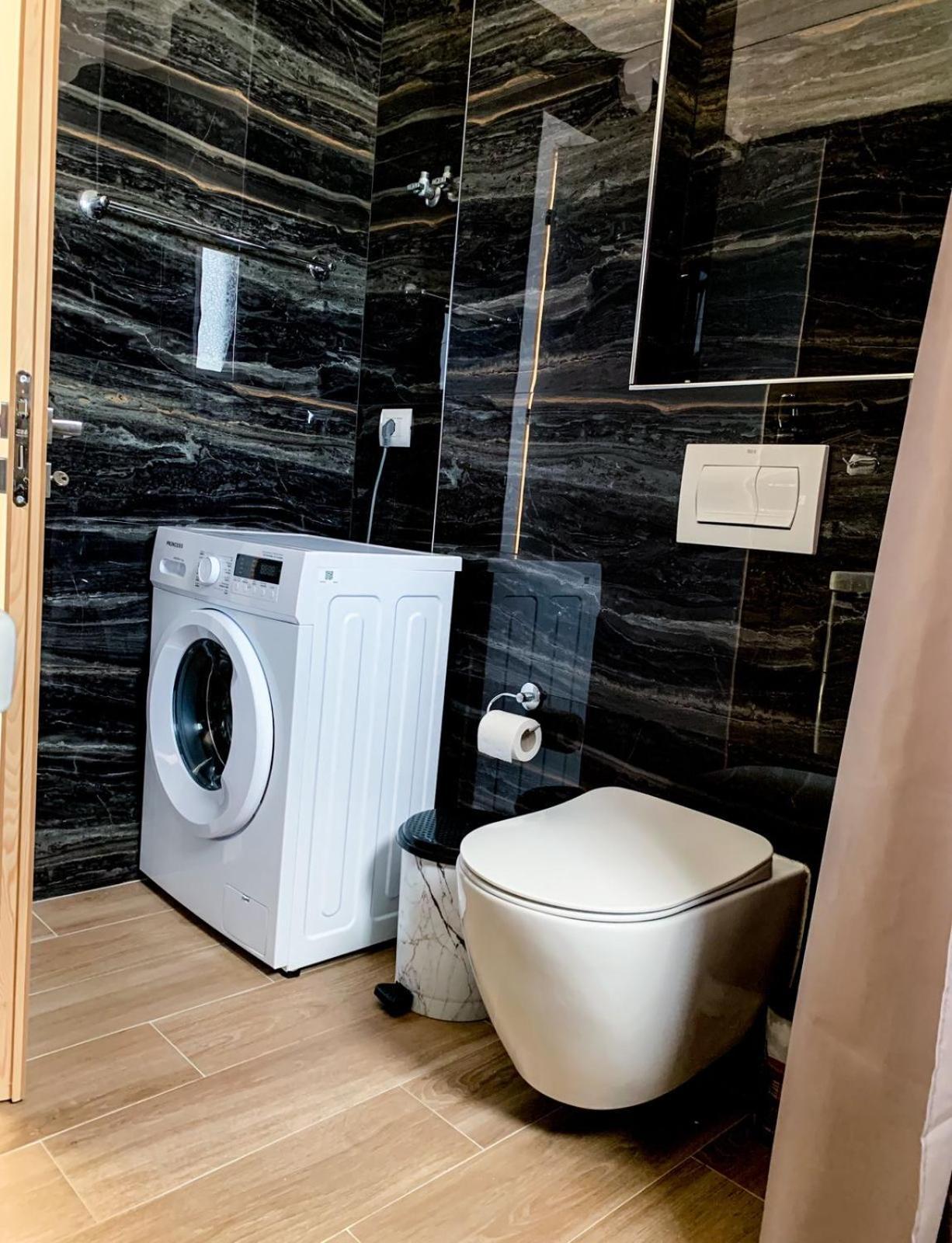 Odore Di Mare Apartments Sarandë Esterno foto