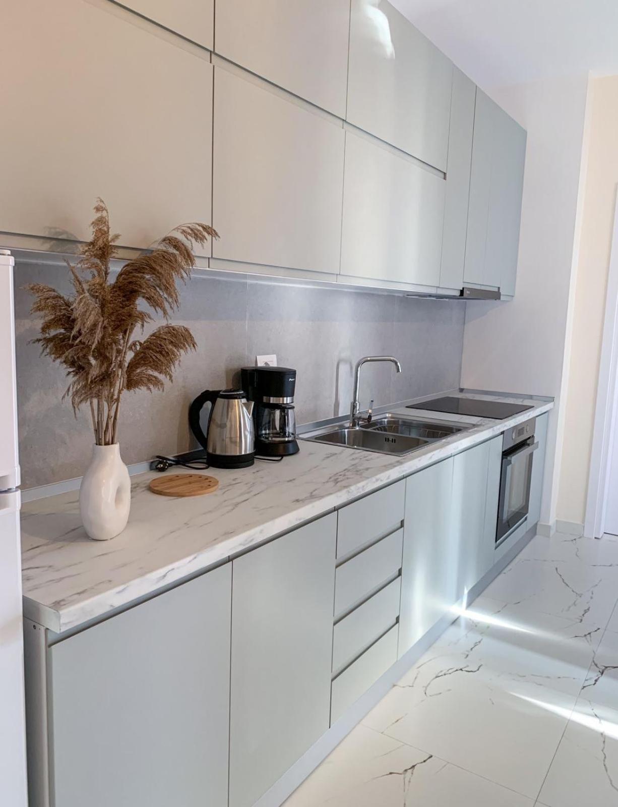 Odore Di Mare Apartments Sarandë Esterno foto