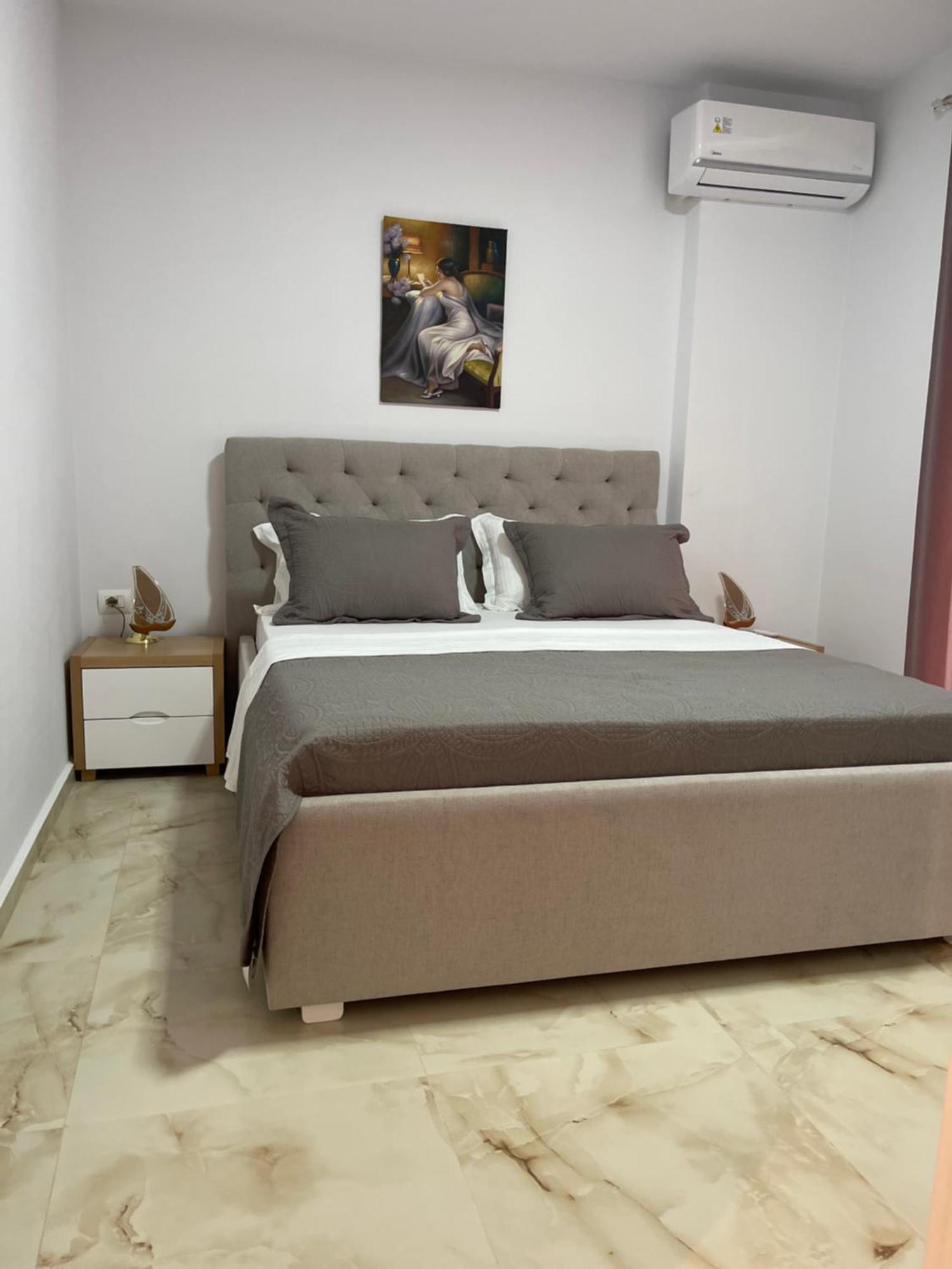 Odore Di Mare Apartments Sarandë Esterno foto