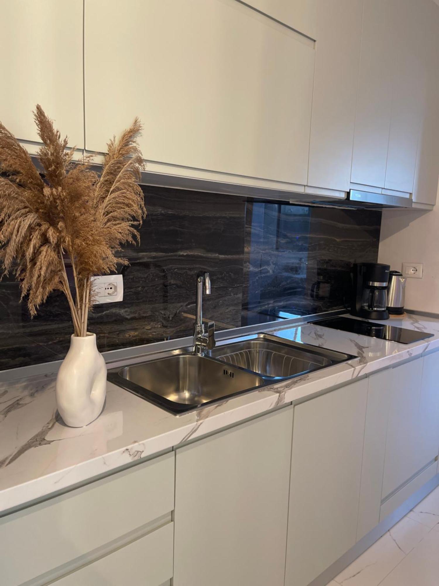 Odore Di Mare Apartments Sarandë Esterno foto