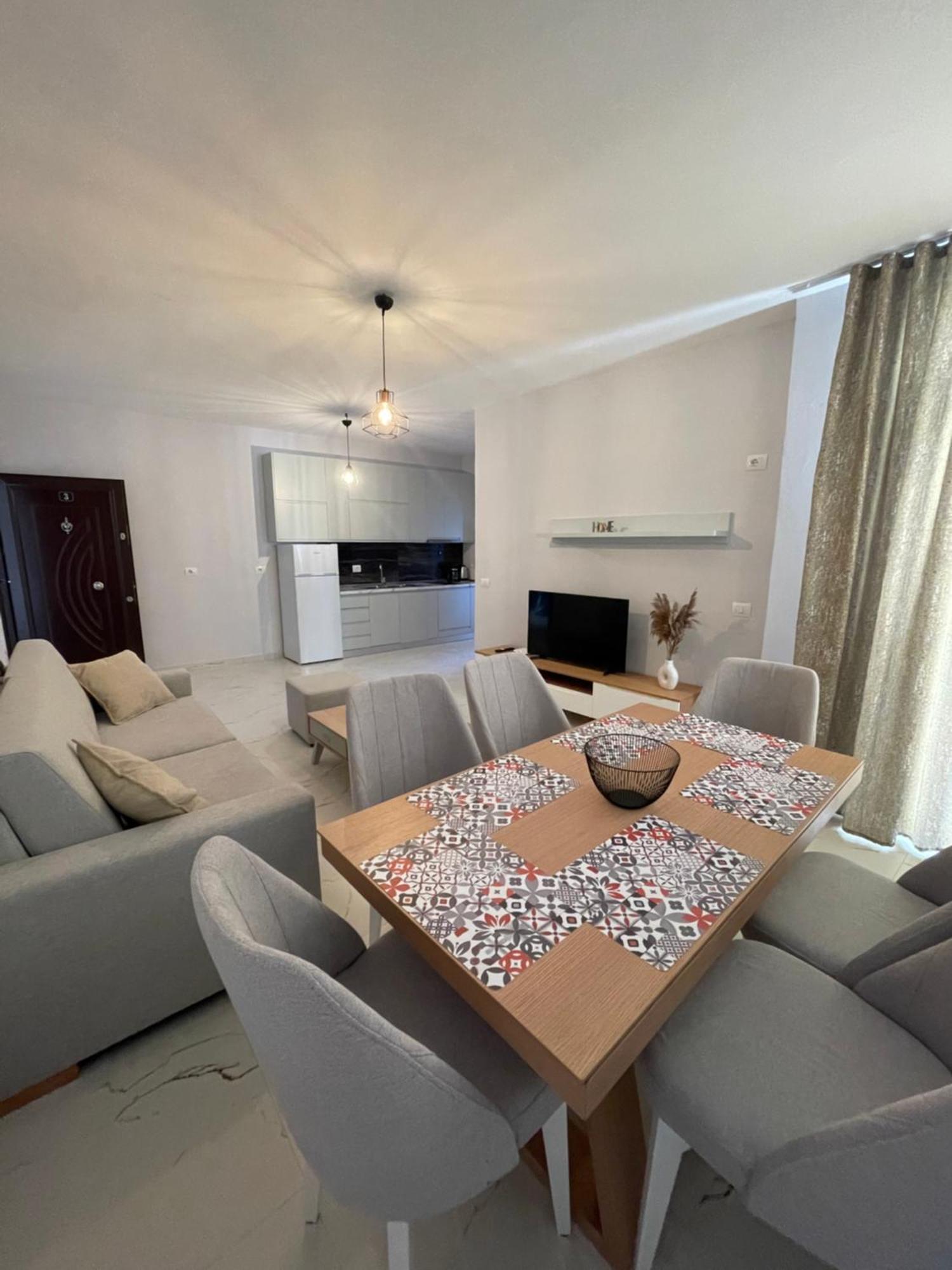 Odore Di Mare Apartments Sarandë Esterno foto