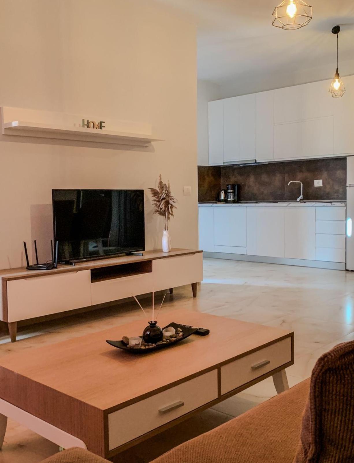 Odore Di Mare Apartments Sarandë Esterno foto