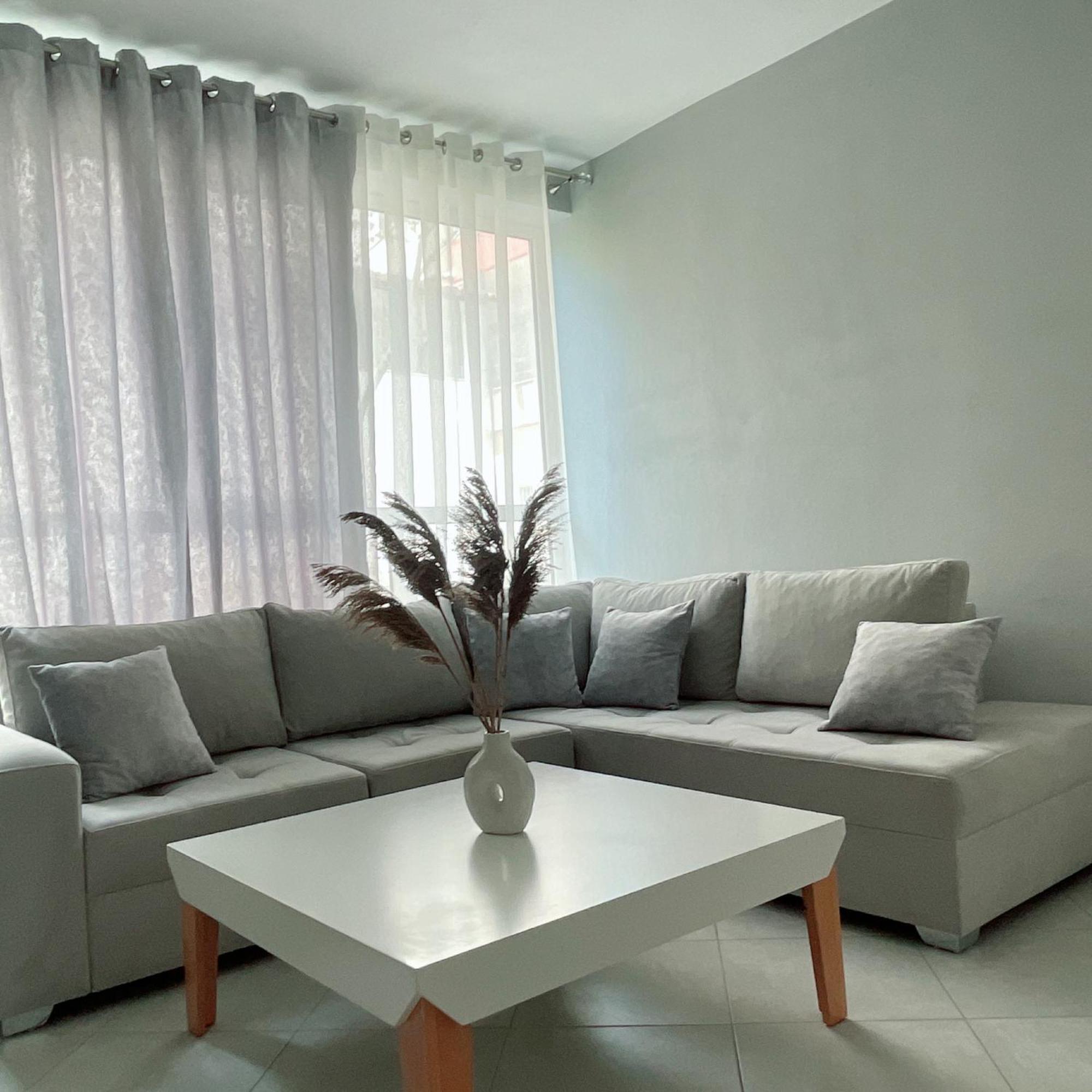 Odore Di Mare Apartments Sarandë Esterno foto