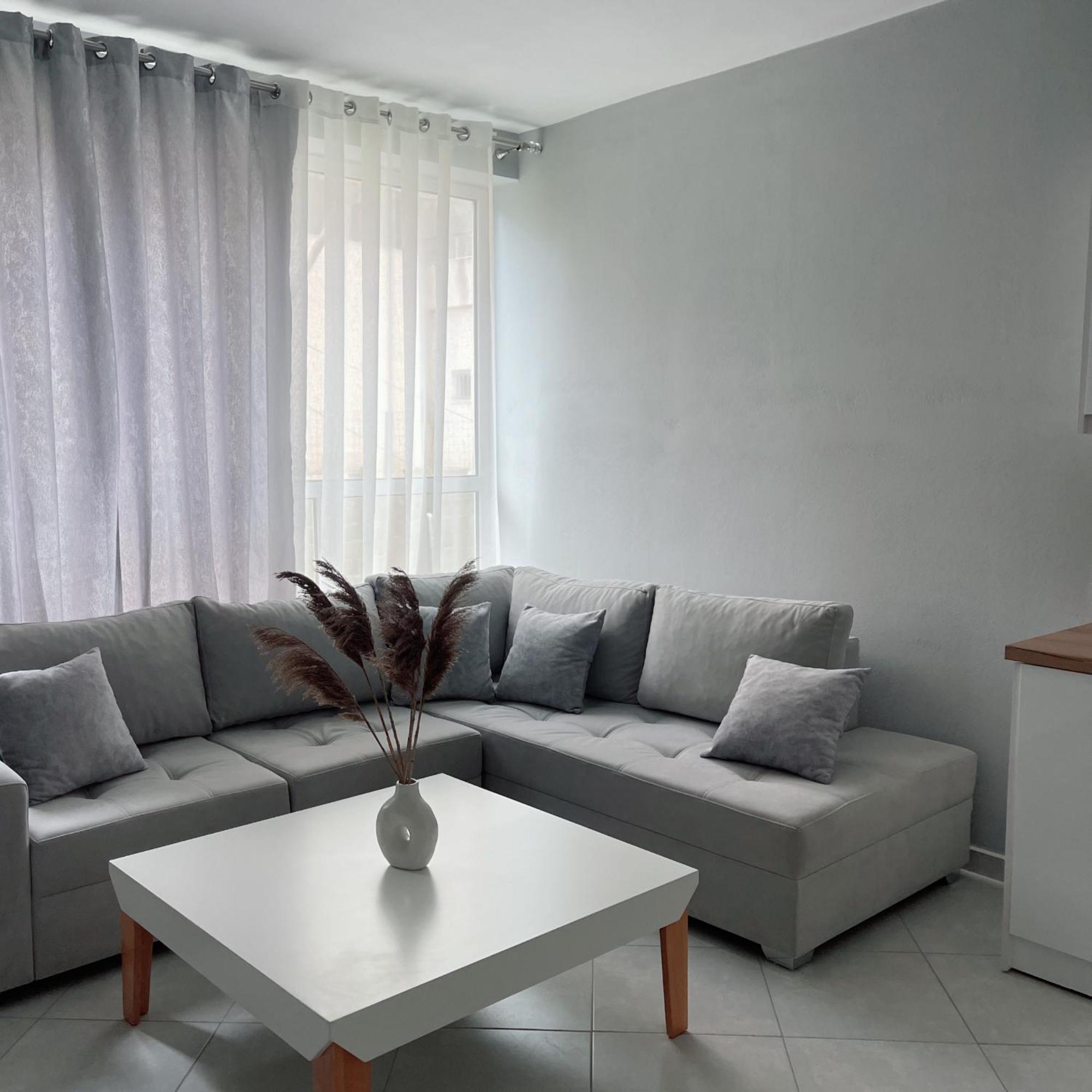 Odore Di Mare Apartments Sarandë Esterno foto