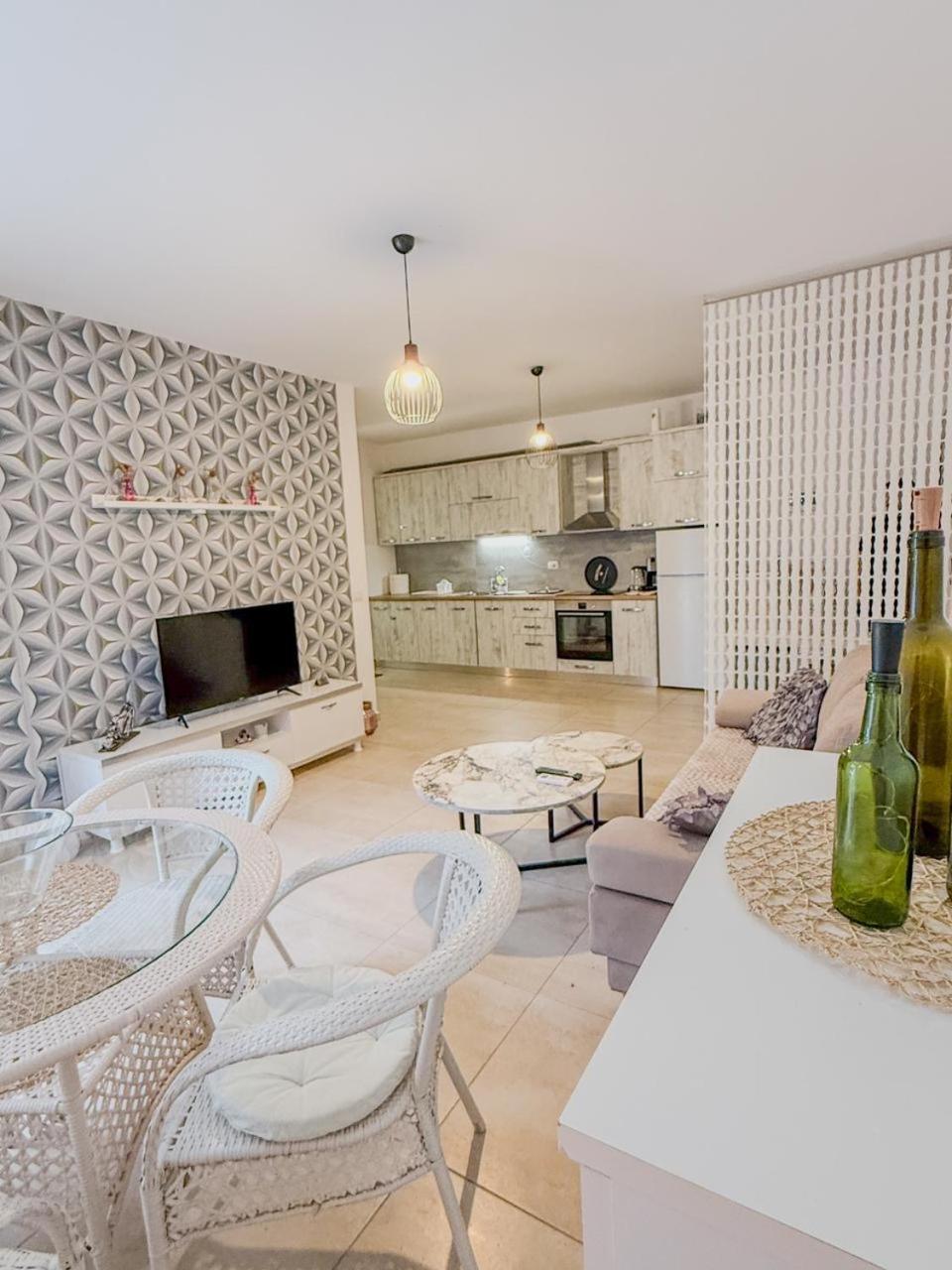 Odore Di Mare Apartments Sarandë Esterno foto