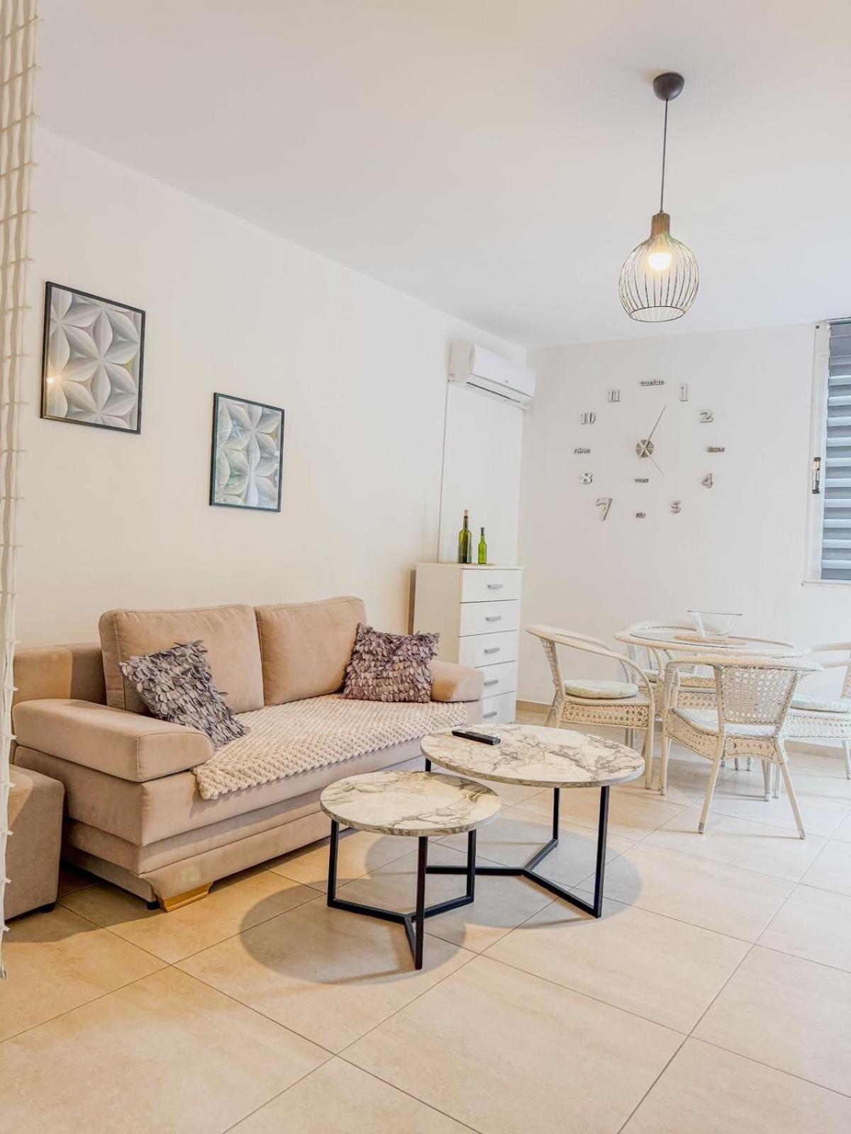 Odore Di Mare Apartments Sarandë Esterno foto