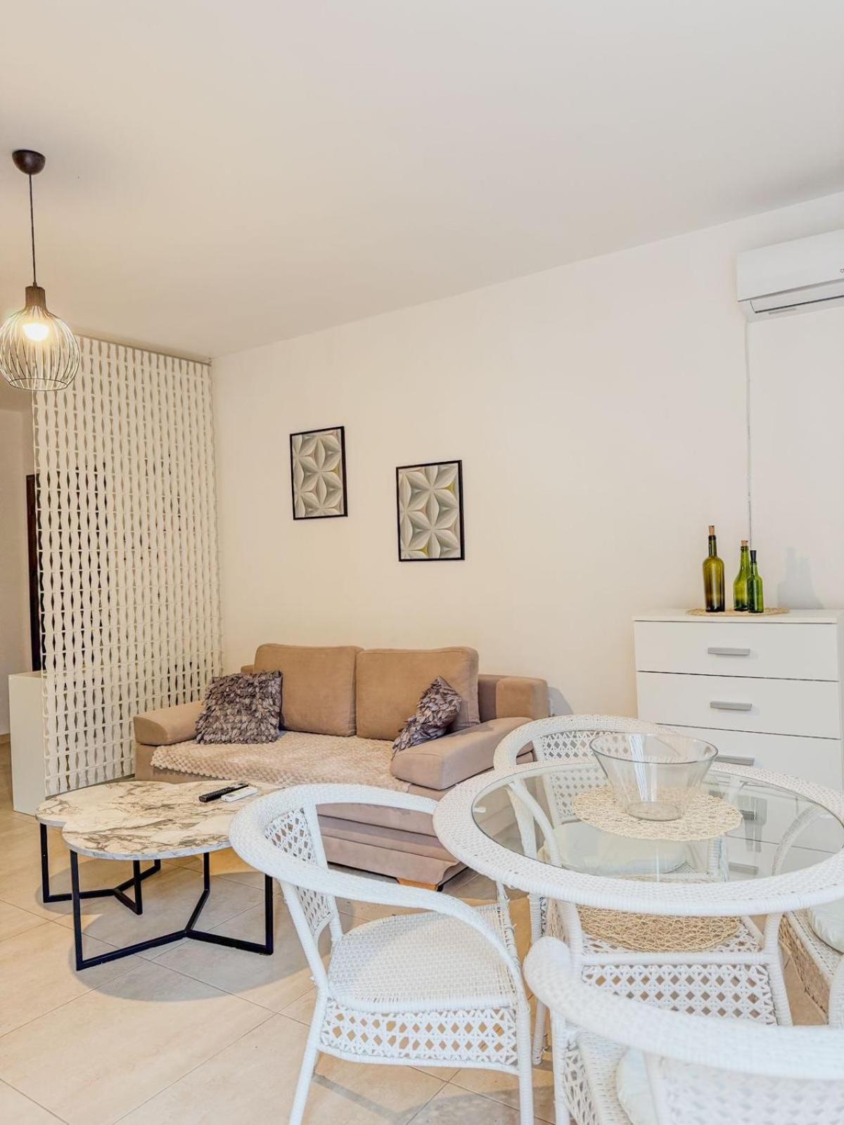 Odore Di Mare Apartments Sarandë Esterno foto
